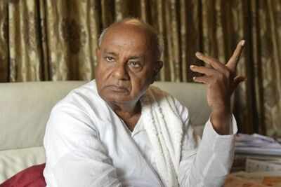 Deve Gowda attends muhurat, but doesn't watch films | Kannada Movie ...