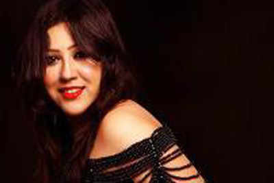 Singer Arpita Chakraborty receives praises from directors Abbas-Mastan