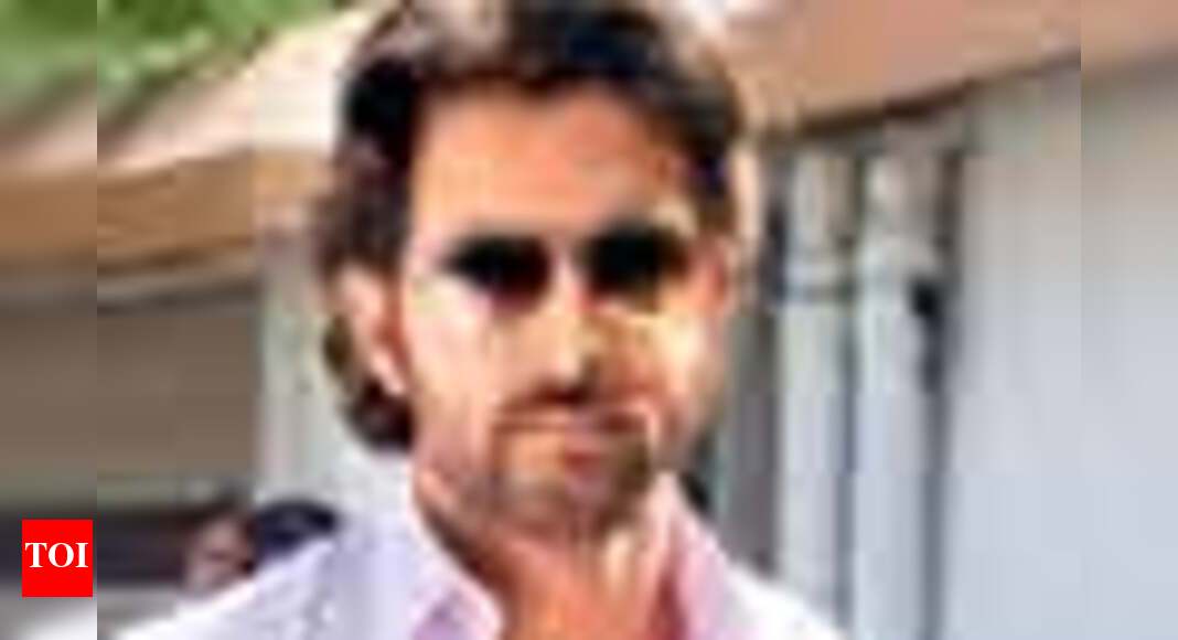 Hrithik is in a wheelchair... Hindi Movie News Times of India