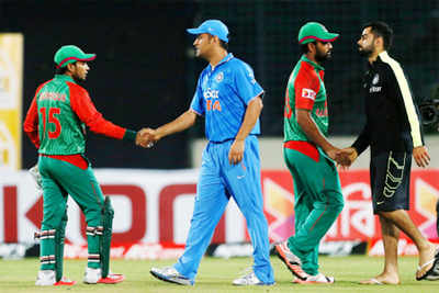 Captain Cool Dhoni shoves Bangla bowler who blocked him