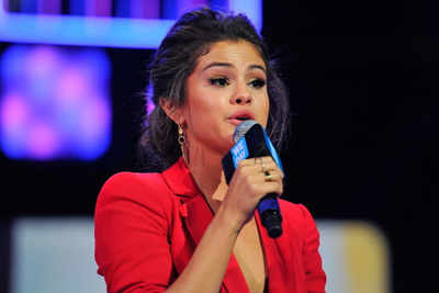 Selena Gomez: I don't trust anyone