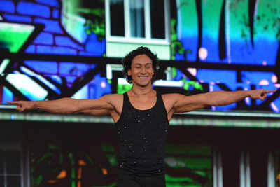 Tiger Shroff comes to the rescue of his assistants