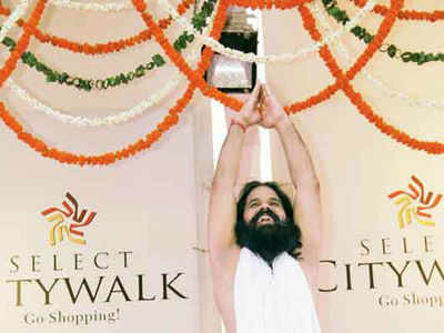 Select Citywalk celebrates International Yoga Day with HH Yograj Dr Om Prakashji Maharaj in Delhi
