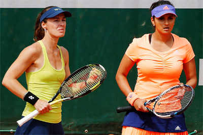 Sania-Hingis lose Aegon International semifinal