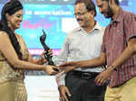Na Muthukumar receives the Best Lyrics Award
