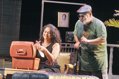 Achint Kaur, Saurabh Shukla, Sadia Siddiqui, Preeti Mamgai in a play
