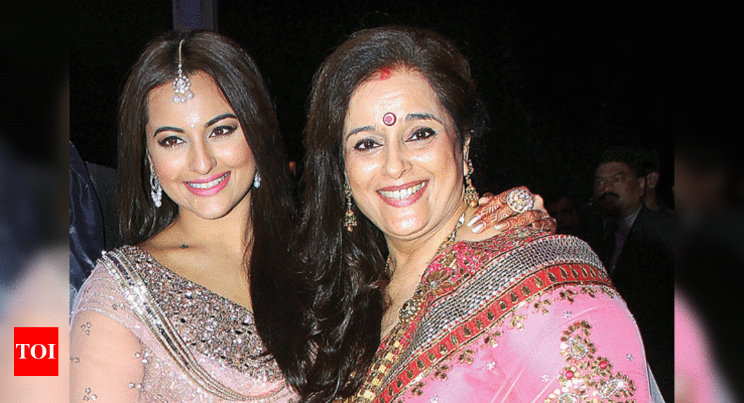 Sonakshi Sinha: Poonam Sinha Visits Sonakshi On The Set Of Her TV Show ...