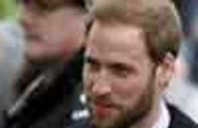 Prince William disowns gal’s drug dealer uncle