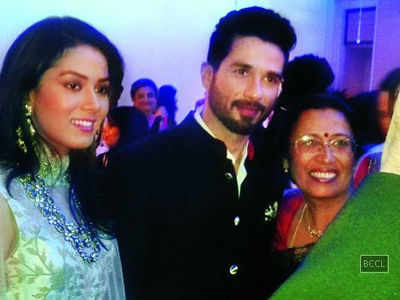 Shahid Kapoor's reception venue swamped by rumour, rain and crowd