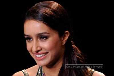 Is Shraddha Kapoor a forerunner to play the female lead in Dhoni biopic?