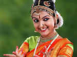 Born to classical dancers, Saranya