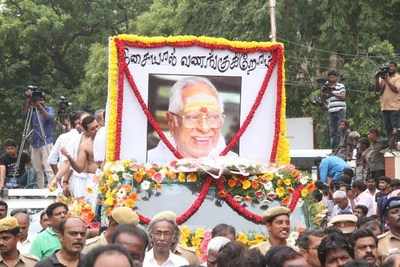 MS Viswanathan cremated at Besant Nagar