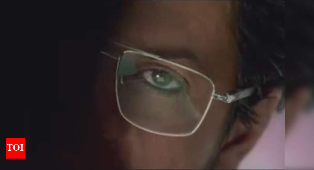 ‘Raees’ teaser Shah Rukh Khan as liquor baron announces ‘Aa raha hun