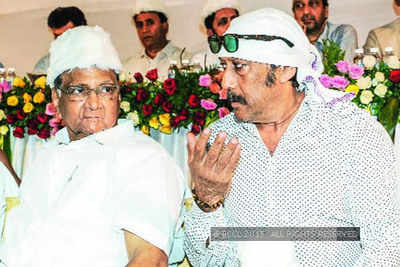 Jackie Shroff had a message to give at Sharad Pawar’s annual iftaar party