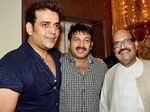 Ravi Kishan poses with Manoj Tiwari and Amar Singh