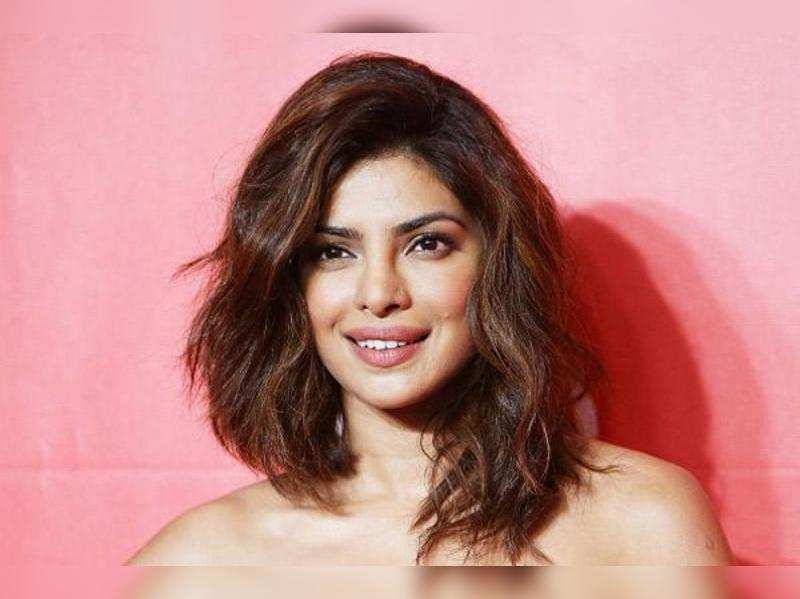 Watch Priyanka Chopra In Quanticos New Poster Times Of India 