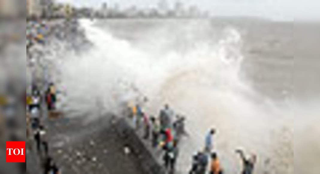 High Tides Leave Mumbaikars Ecstatic | Mumbai News - Times Of India