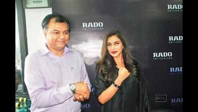 Lisa Ray unveils Rado's new watch collection at Rupani Bros in Lucknow