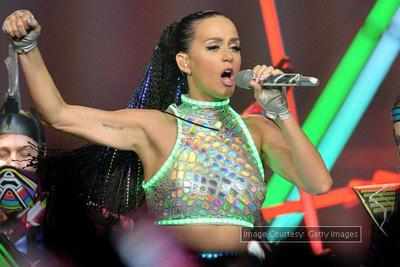 Katy Perry performs 1st time post split with Mayer