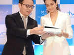 Kangana Ranaut unveils Vivo's new flagship smartphone