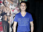 Bunty gets clicked during Elli Avram's birthday party