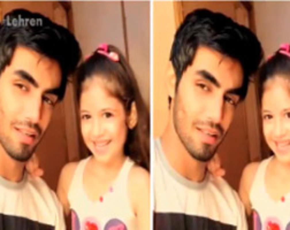 
Bajrangi Bhaijaan little girl's cute video with Karan Jotwani
