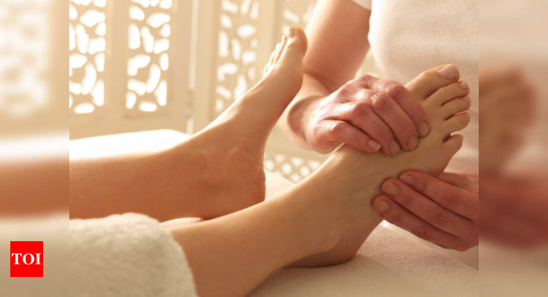 Foot massage helps in getting good sleep - Times of India