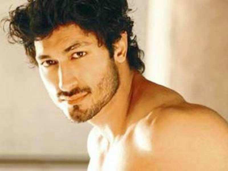 Commando 2 actor Vidyut Jamwal claims his co star Adah Sharma is NOT  talented and so she isnt getting films Watch EXCLUSIVE interview   Indiacom