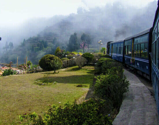 How to reach Darjeeling