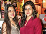 Juhi (L) and Kajol