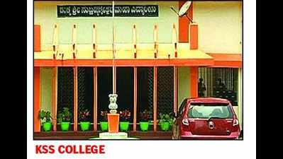 Mangaluru college suspends girls after their WhatsApp pics go viral
