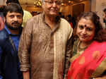 Shiboprosad Mukherjee, Soumitra Chatterjee and Nandita during the 100 days celebration