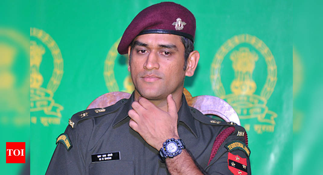 Ms Dhoni Completes First Para Jump From 15 000 Feet Off The