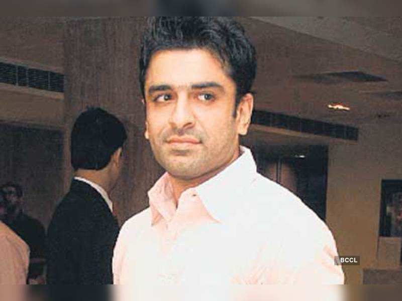 Eijaz Khan relishes good food in Hyderabad | Hindi Movie News - Times