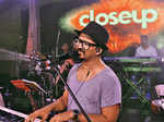 Amit Trivedi performing at the venue