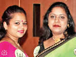 Mansi (L) and Shweta