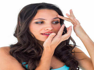 Steps to take care of your contact lenses