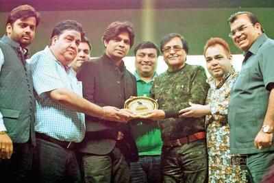 Ankit Tiwari awarded with the Rajdhani Ratan Award at Sitaron Ki Khoj 2015 in Delhi