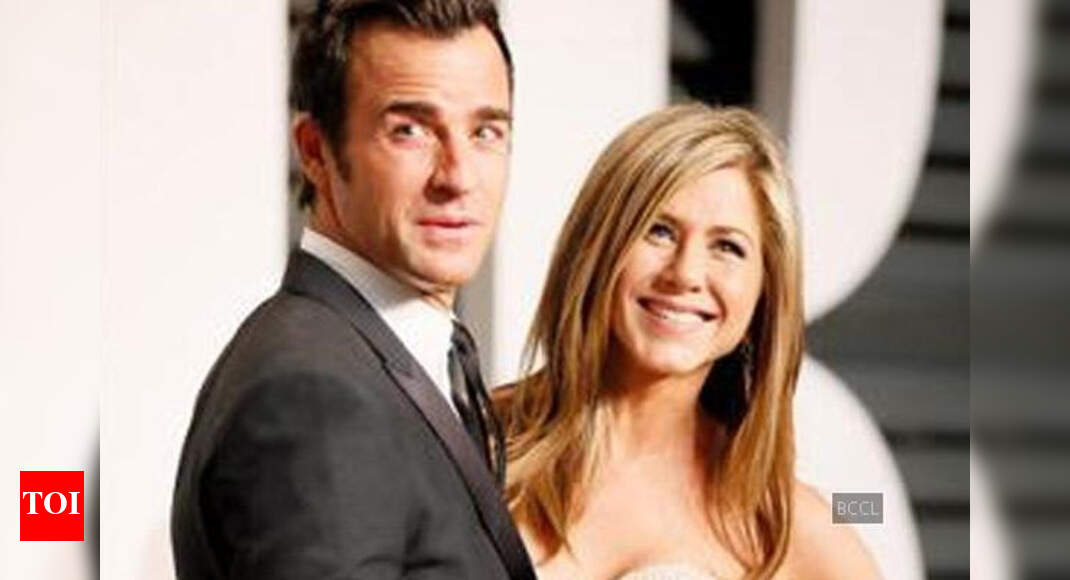 Jennifer Aniston and Justin Theroux return to work after surprise(02)