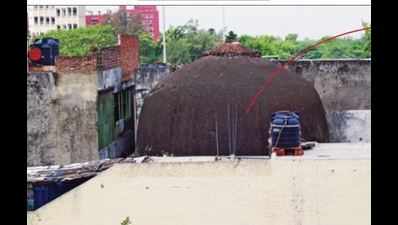 Heritage under siege - Rare Pathan-era gumbad now at the mercy of vandals & squatters