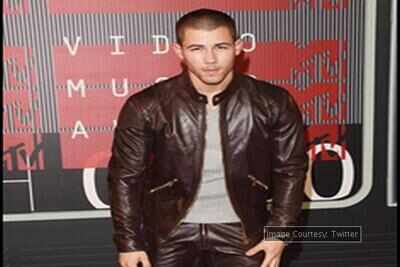 Nick Jonas debuts 'Levels' music video on VMA