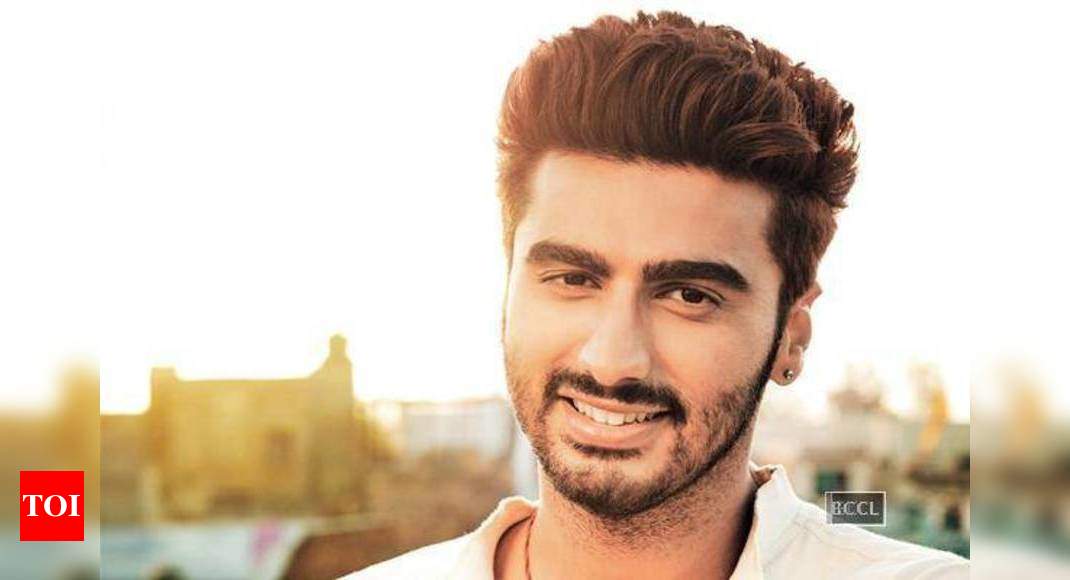 Arjun Kapoor On Cloud Nine After Getting a Hug from Naseeruddin Shah:  'There's No Greater Compliment' - News18