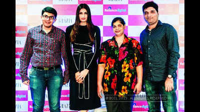 Grazia September cover girl Athiya Shetty greets Reliance Digital contest winners in Mumbai