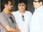 Anees Baazme and Ramesh Taurani during the funeral of music composer Aadesh Shrivastava