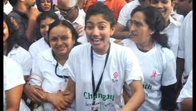 Sai Pallavi takes part in walkathon for cancer patients