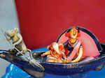 Take a look at this creative Lord Ganesha miniature