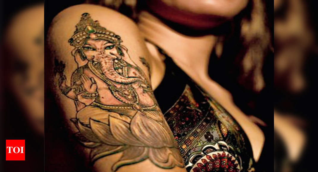 Om Ganesh Ji With Trishul God Combo Tattoo Men and Women Waterproof  Temporary Body Tattoo : Amazon.in: Beauty