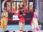 Rithvik Dhanjani shakes a leg with Asha Negi and Karisma Kapoor