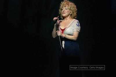 Bette Midler not allowed to enter fashion exhibition