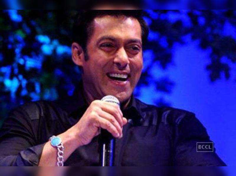 Salman Khan Warns About Fake Facebook Page 